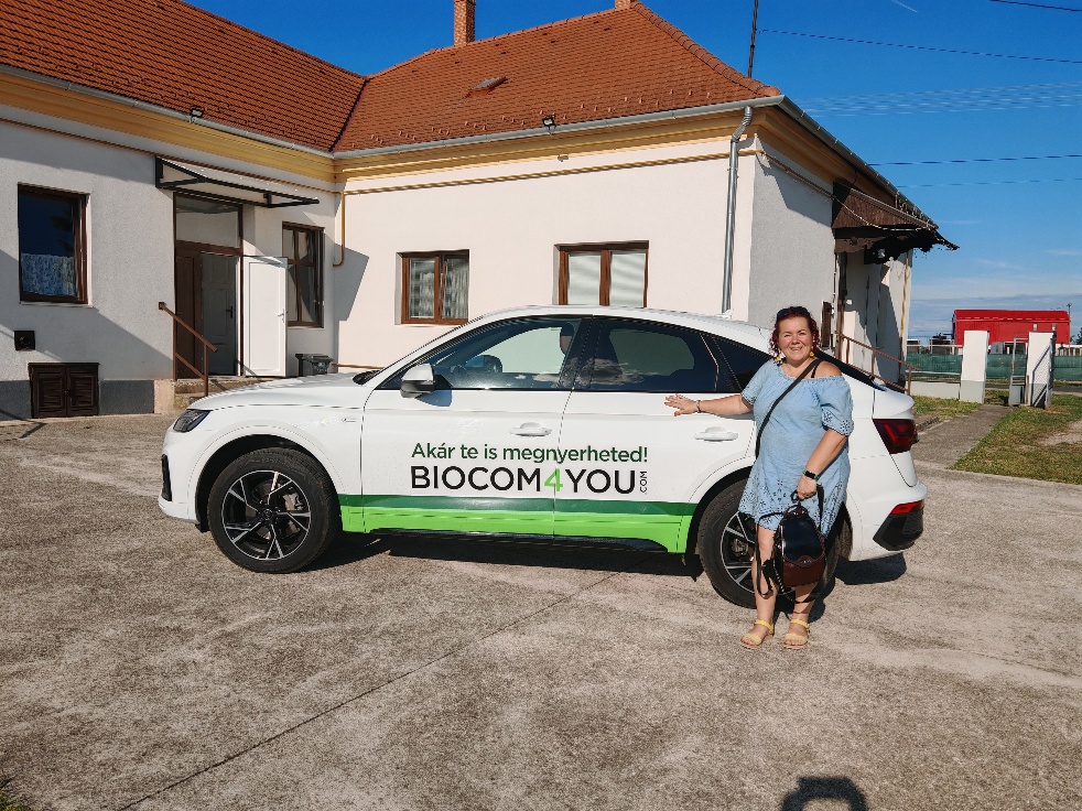 A képen jármű, Szárazföldi jármű, kültéri, ég láthatóElőfordulhat, hogy az AI által létrehozott tartalom helytelen.